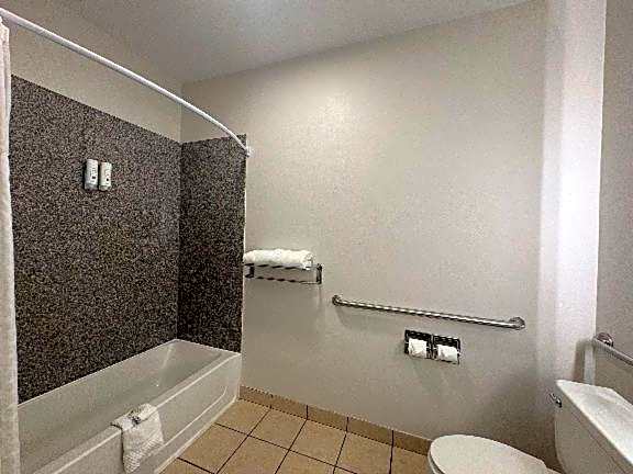 Quality Inn & Suites Houma