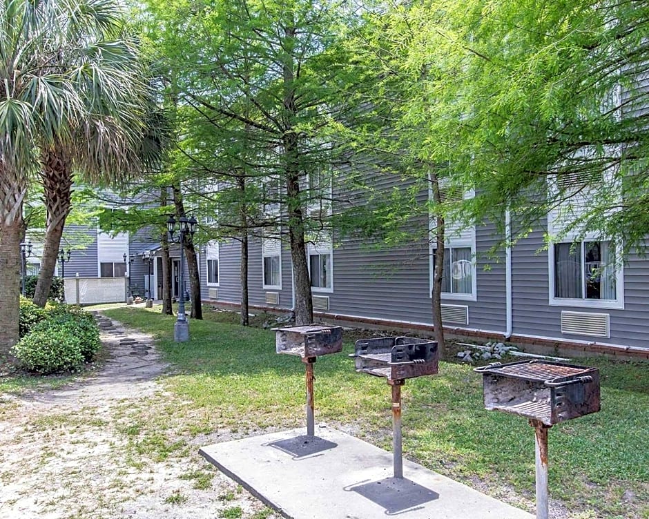 Suburban Extended Stay Hotel Pensacola – Pensacola, FL