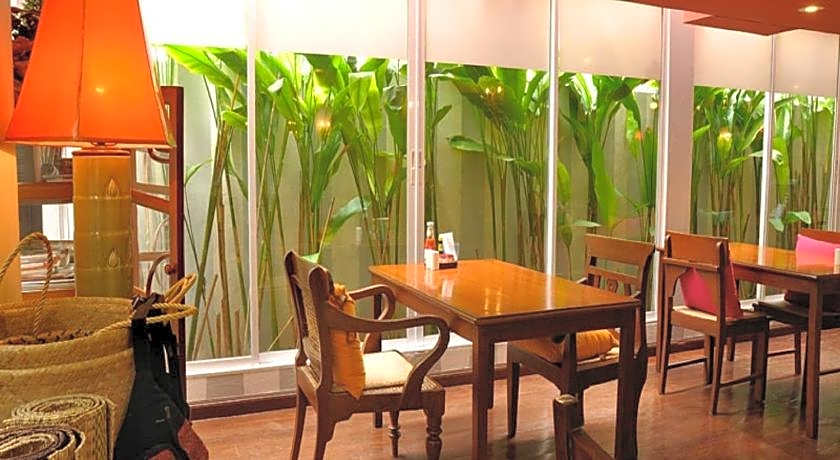 Sourire at Rattanakosin Island Hotel