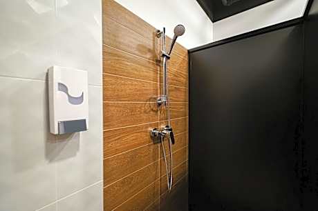 CHORS like a hotel - Capsule & NFT Boutique Hostel Bratislava - City Center