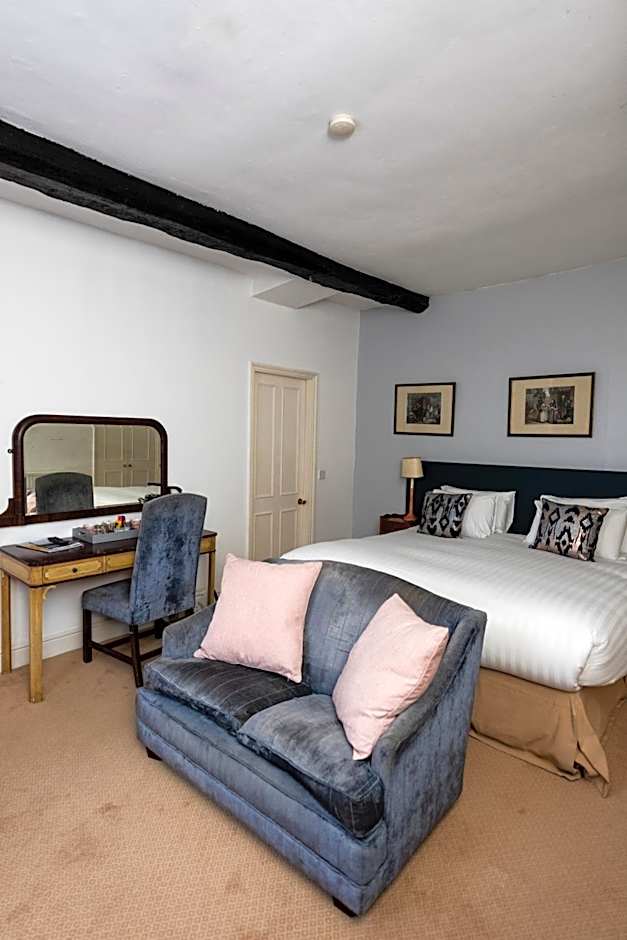 Brook Whipper-In Hotel