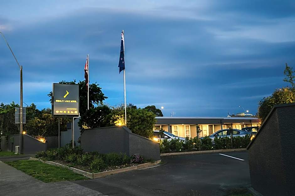 Frimley Lodge Motel - with Airport Shuttle service- Best Location in Town