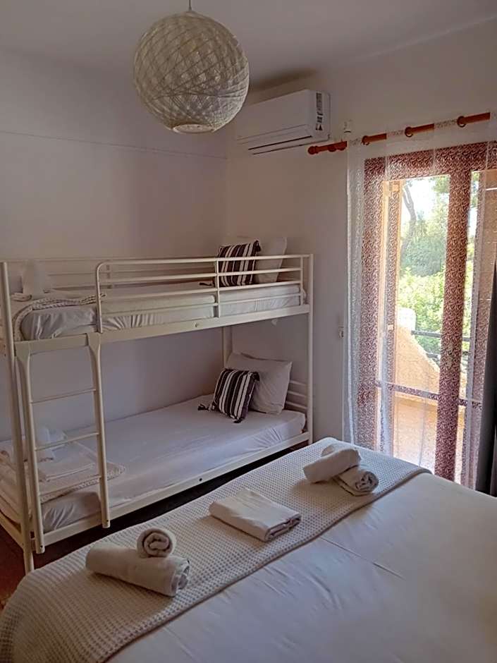 Φiloxenia Apartments