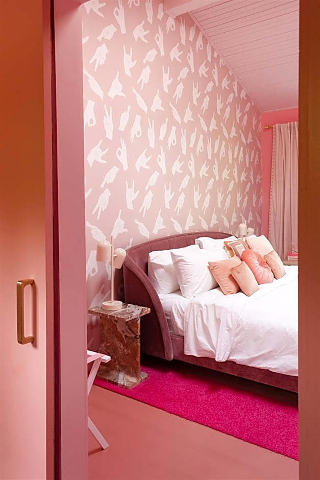 The Norsdale plus CMYK Motel on 10 acres in Phoenicia