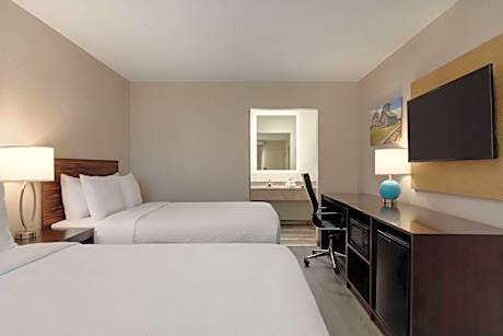 Double Room with Two Double Beds - Non-Smoking