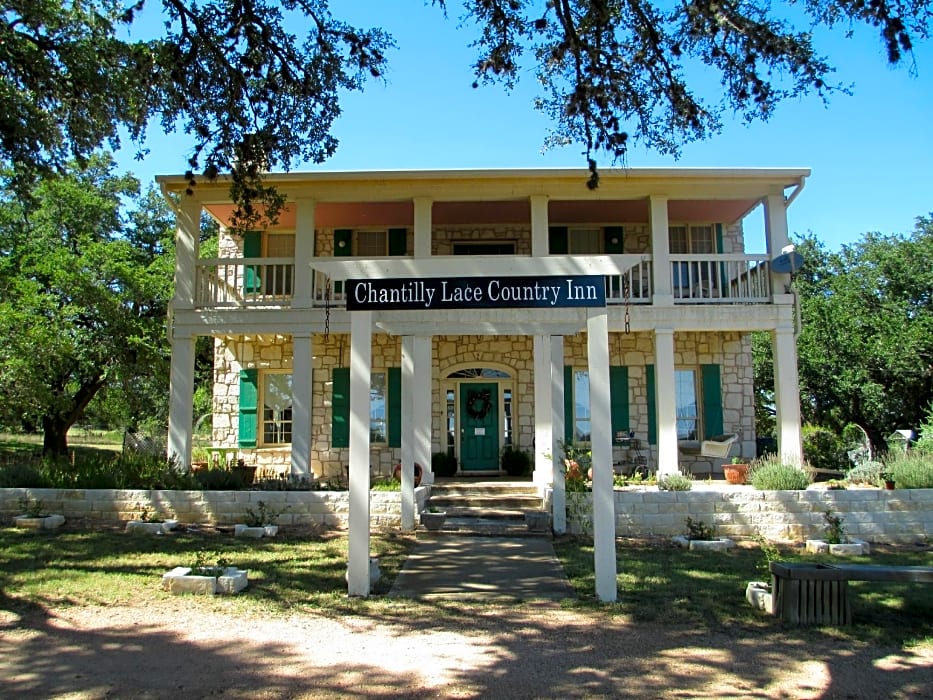CHANTILLY LACE COUNTRY INN - BED AND BREAKFAST - ADULT ONLY