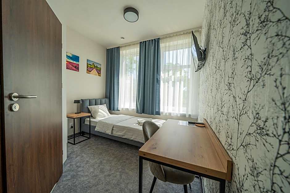 Kelman Inn Global Nowa Sól