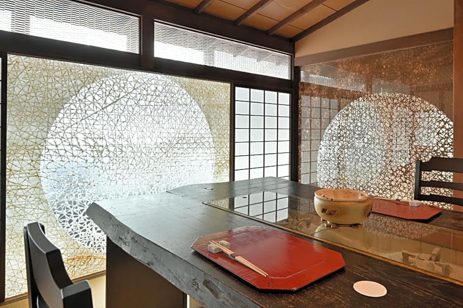 Akan Tsuruga Bessou Hinanoza