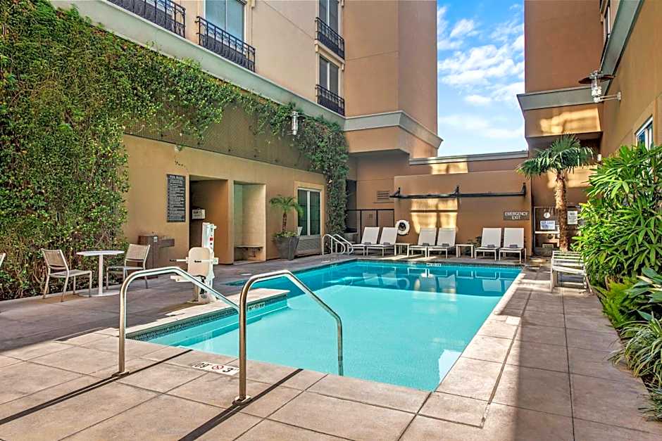 Hyatt Place Riverside Downtown
