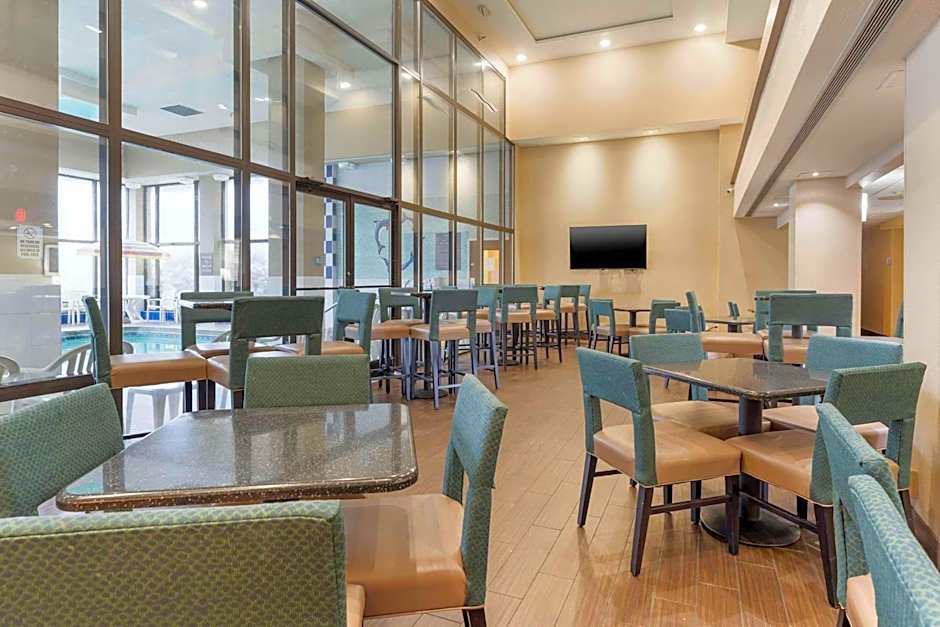 Comfort Inn & Suites Johnstown - Richland Town Center