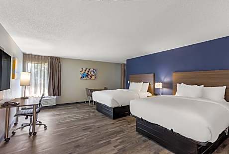 Efficiency Queen Suite with Two Queen Beds and Dishwasher - Non Smoking