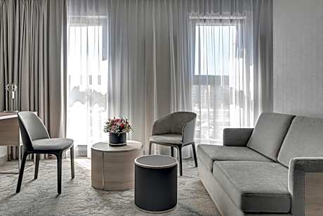 Studio with Sofa Bed