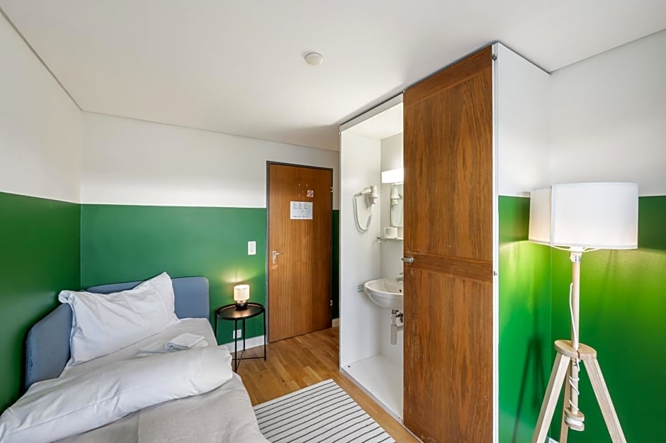 Becozy Self Check-in Pop-Up Hotel Basel