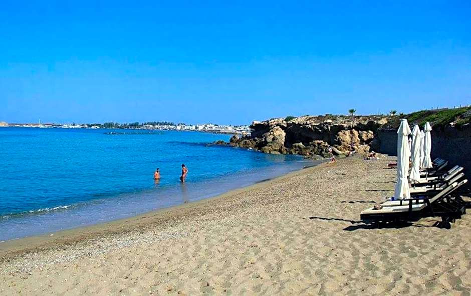 Amphora Hotel & Suites