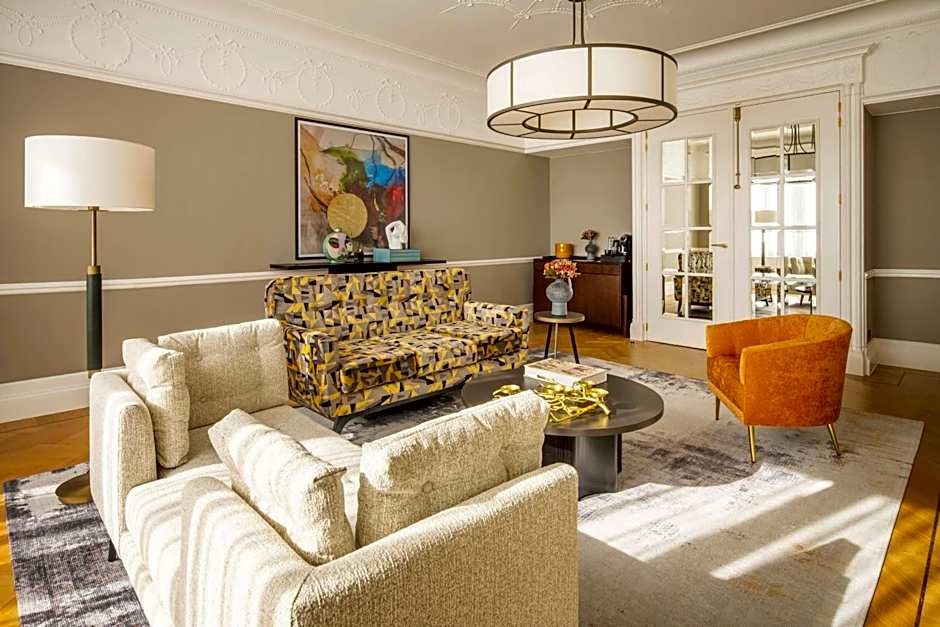 DoubleTree By Hilton Brussels City