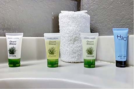 Queen Suite with Pool View