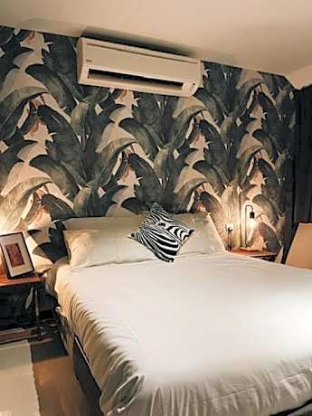 Very Suite with bathtub