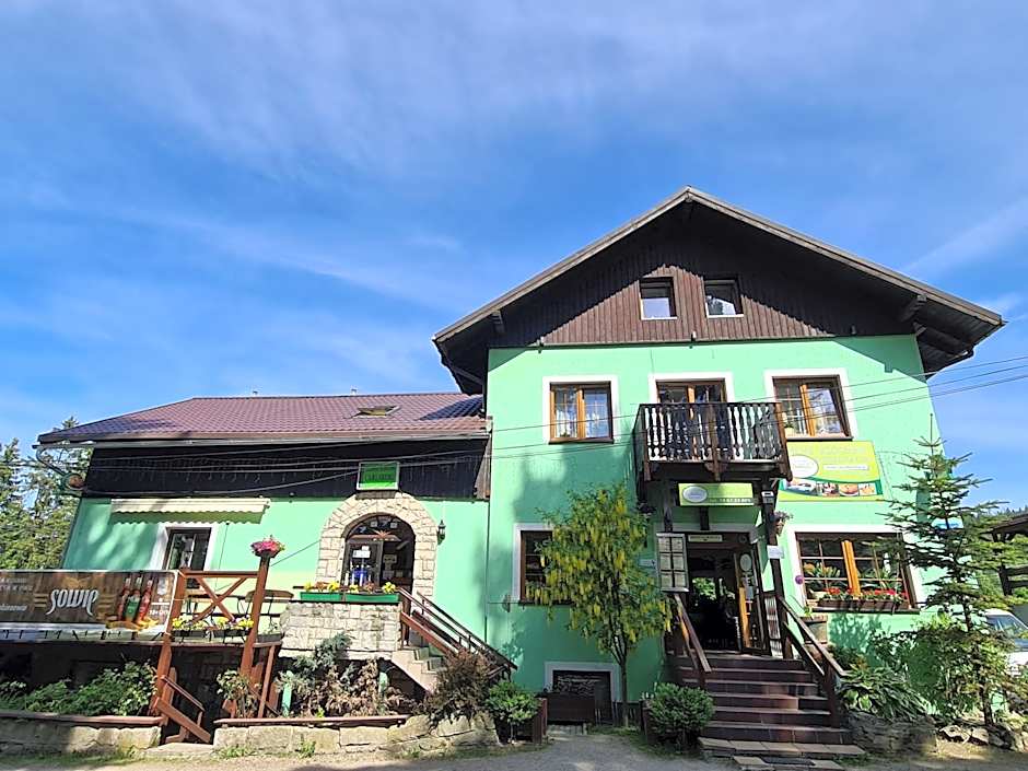 Zajazd Karłów Restauracja & Pokoje Gościnne