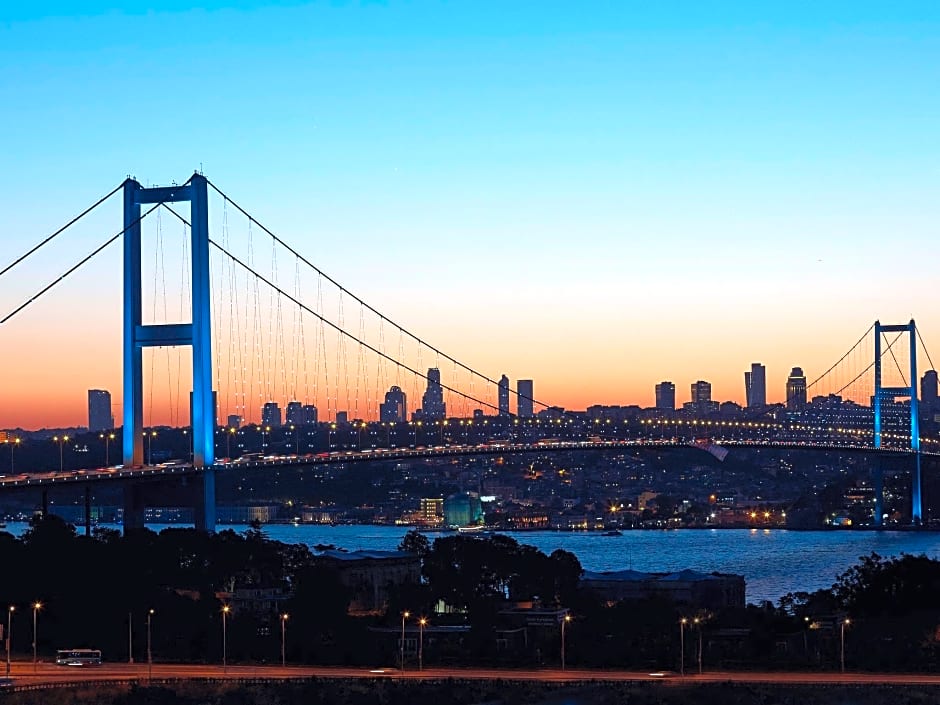 Mercure Istanbul West Hotel & Convention Center