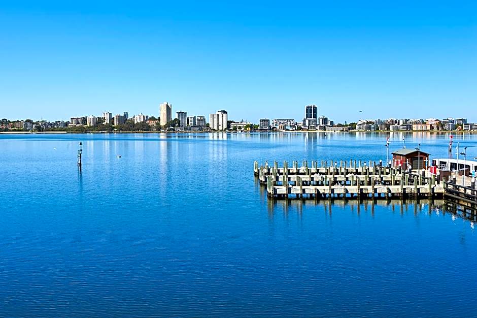 DoubleTree By Hilton Perth Waterfront