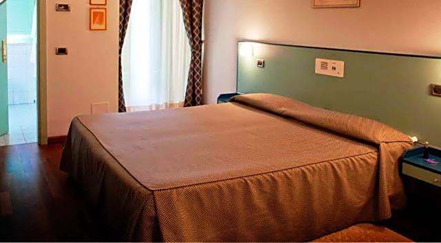 Deco Hotel