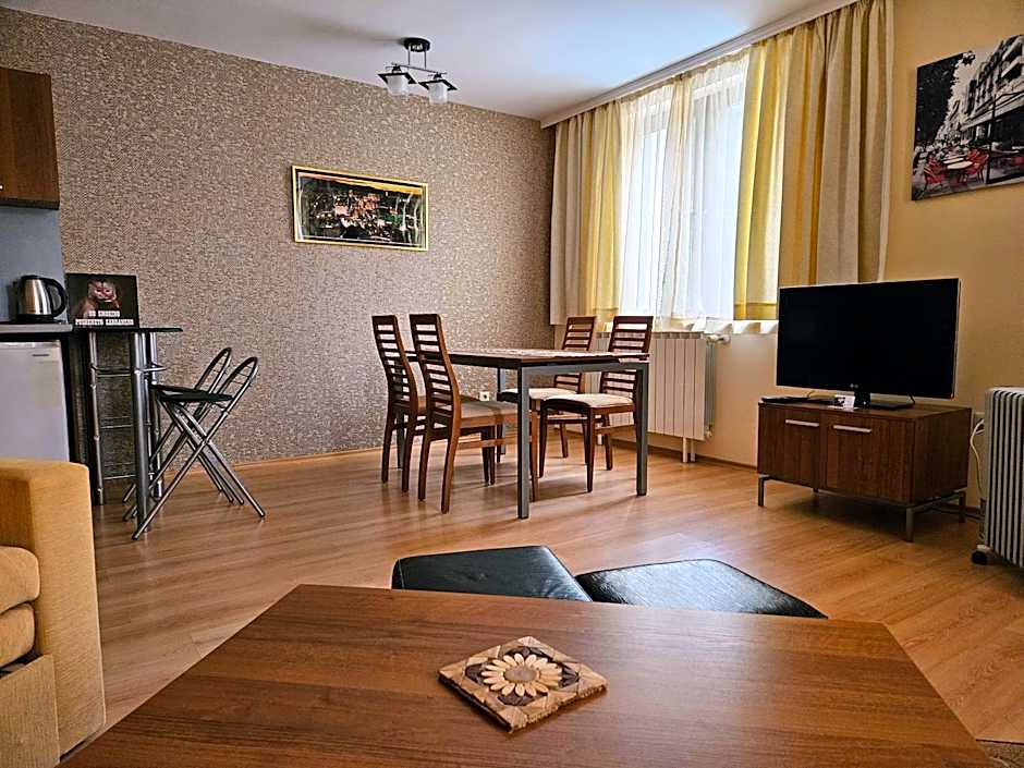 Enjoy Studios and Lovely Apartment Villa Park