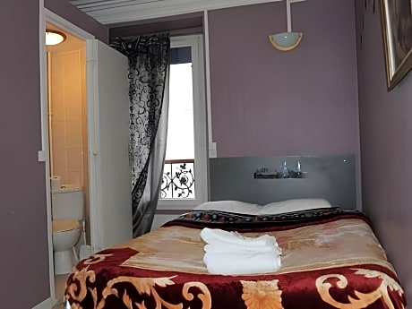 Single with Shared Bathroom