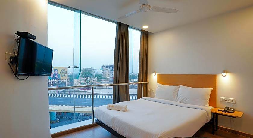 uptown hotel