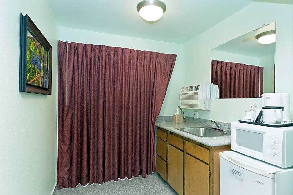 National 9 Inn - Placerville