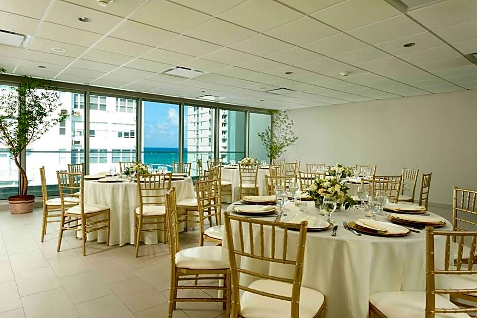 Casa Costera, Isla Verde, Apartments by Marriott Bonvoy
