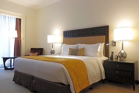 Deluxe King Room - Pool Side