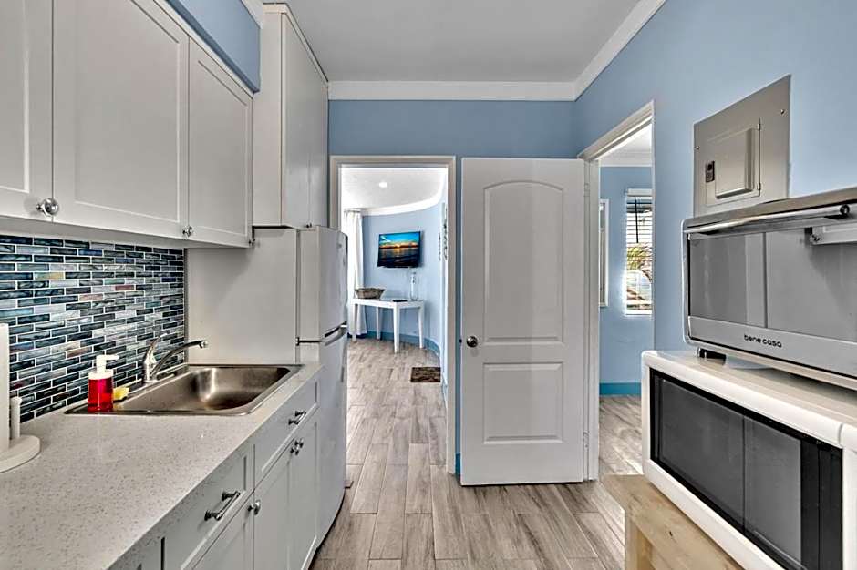 Walkabout 8 Tower Suite with Panoramic Ocean Views