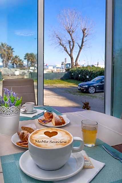 MoMo Seaview Hotel