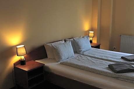 Classic Single Room with Extra Bed