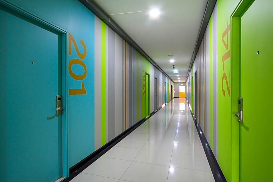 Fullroom 77 Srinakarin