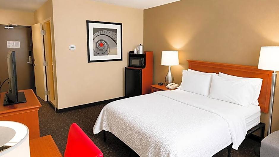 Alexandria Hotel & Conference Center