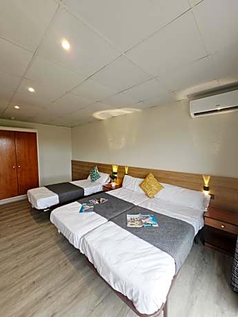 Triple Room with Private Bathroom