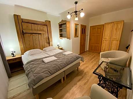 Deluxe Double Room with Shower