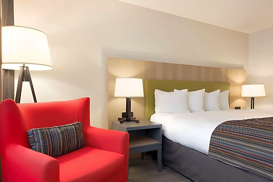 Country Inn & Suites by Radisson, Chippewa Falls, WI