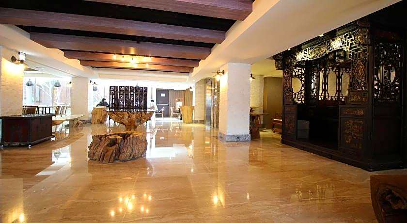 Lan Kwai Fong Garden Hotel 