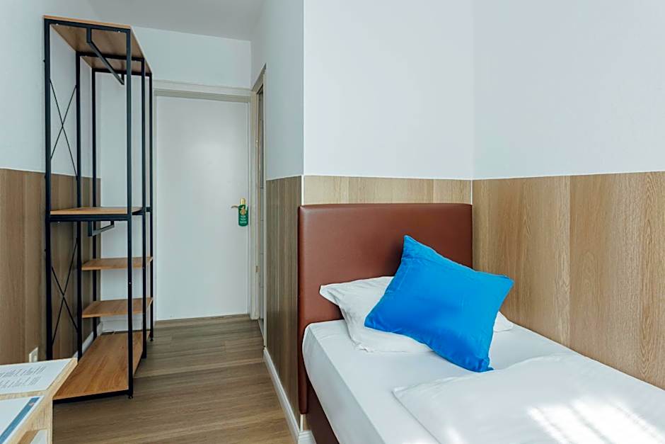 Hotel Hanseat Hamburg - Free Parking