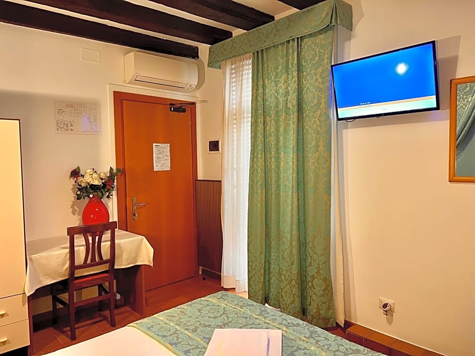 Hotel Canada