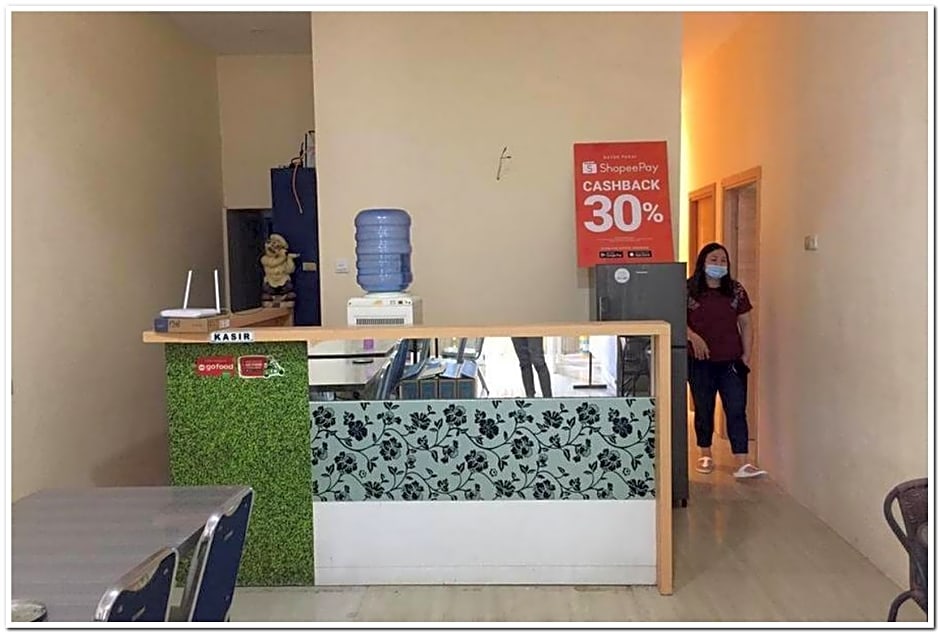 RedDoorz Plus @ Losari Makassar