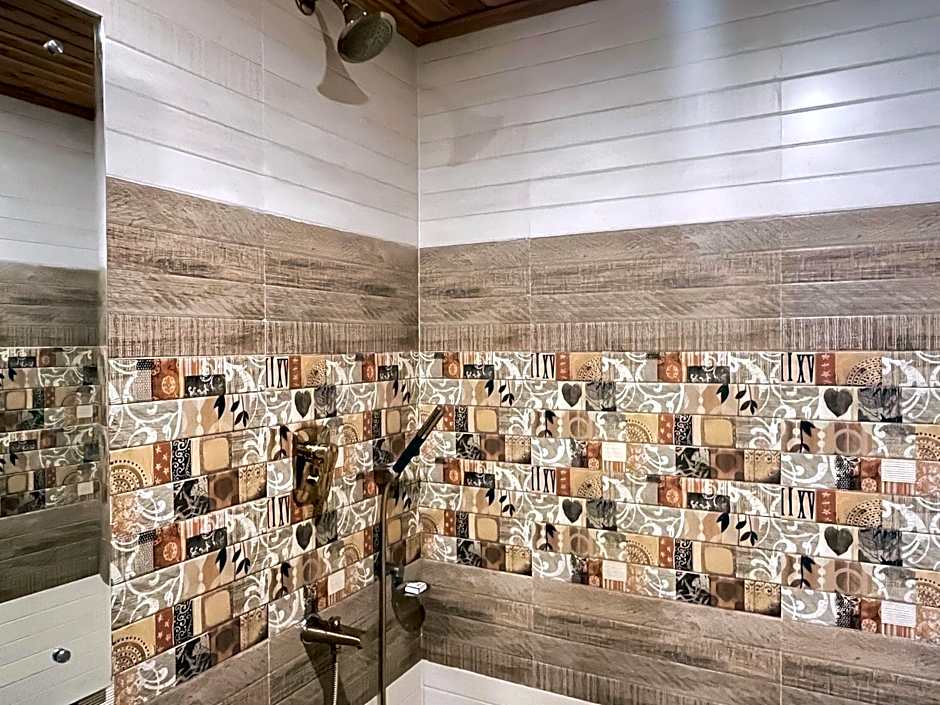 Hotel Chandertal Regency