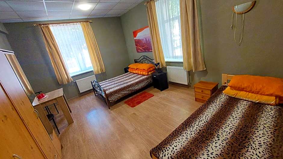 Happy Hostel