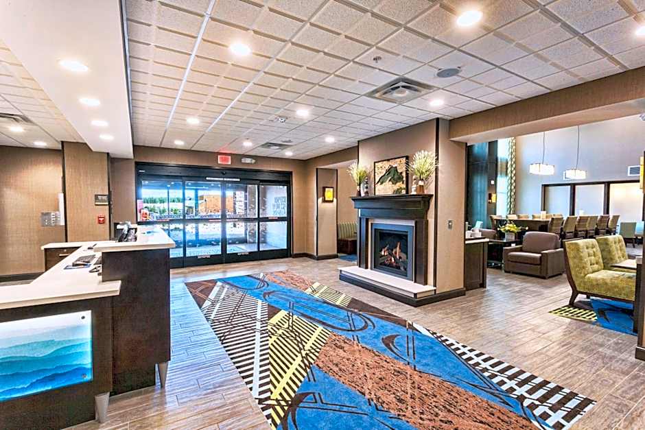 Hampton Inn By Hilton & Suites Duluth North/Mall Area, MN