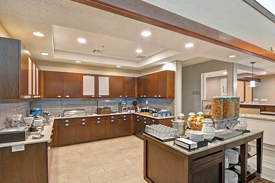 Homewood Suites By Hilton Kansas City/Overland Park