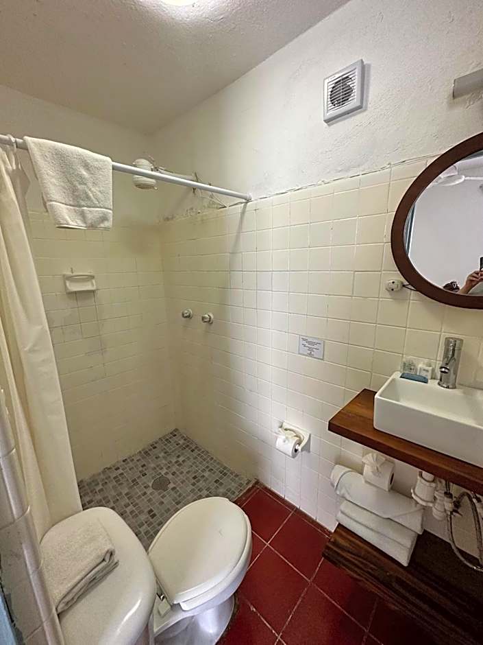 Creta Hotel & Suites