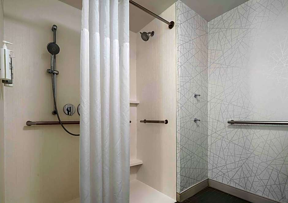 Hampton Inn By Hilton & Suites-Worcester,MA