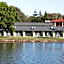 Hibiscus Lakeside Motel